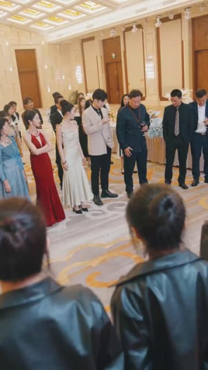 离婚当晚前妻脸被打肿了(60集) 离婚当晚前妻脸被打肿了(60集)热播短剧停不下来