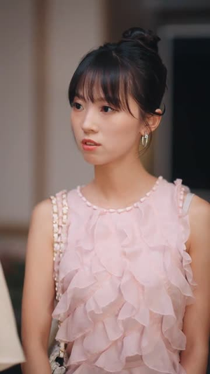 闪婚后,发现萌娃奶爸是大佬(70集) 闪婚后,发现萌娃奶爸是大佬(70集)越看越精彩的短剧