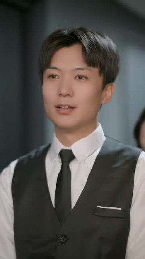 白月光悖论(99集) 白月光悖论(99集)左下角看全集精彩短剧