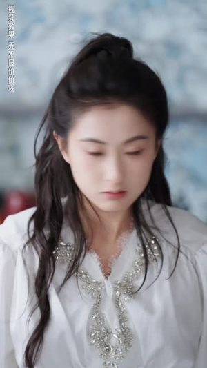 偷吻月亮(22集) 偷吻月亮(22集)热门情感家庭短剧