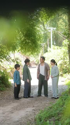 灾荒年代全家靠我心声逆袭(81集) 灾荒年代全家靠我心声逆袭(81集)在红果短剧免费看全集