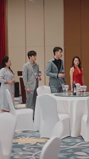 求婚被拒我反手娶了傻妹妹(83集) 求婚被拒我反手娶了傻妹妹(83集)深夜短剧推荐精彩片段