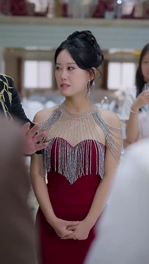 一颗黄金梨救了全村人(88集) 一颗黄金梨救了全村人(88集)好看的短剧又来了