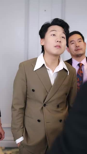 开局负债累累我靠系统逆风翻盘(78集) 开局负债累累我靠系统逆风翻盘(78集)男女都爱看的短剧片段