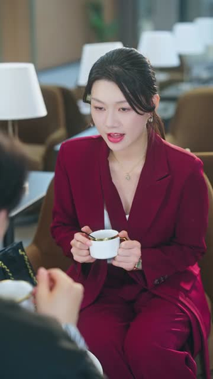 攻略女神,我选择上交自己(80集) 攻略女神,我选择上交自己(80集)短剧全集热力排行榜之一