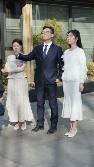 摆摊吧！警官大人（80集）好看又精彩的短剧