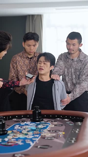 拒绝高冷女神后，绑定被骗成真系统（70集）深夜短剧精彩分享