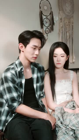 穿成假冒失忆大佬女友的恶毒女配(67集) 穿成假冒失忆大佬女友的恶毒女配(67集)韩国短剧精彩片段